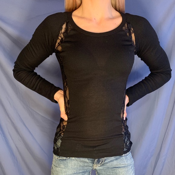 Black top - Picture 2 of 4